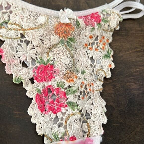 Floral embroidery double string thong Sz-Large - Picture 3 of 10